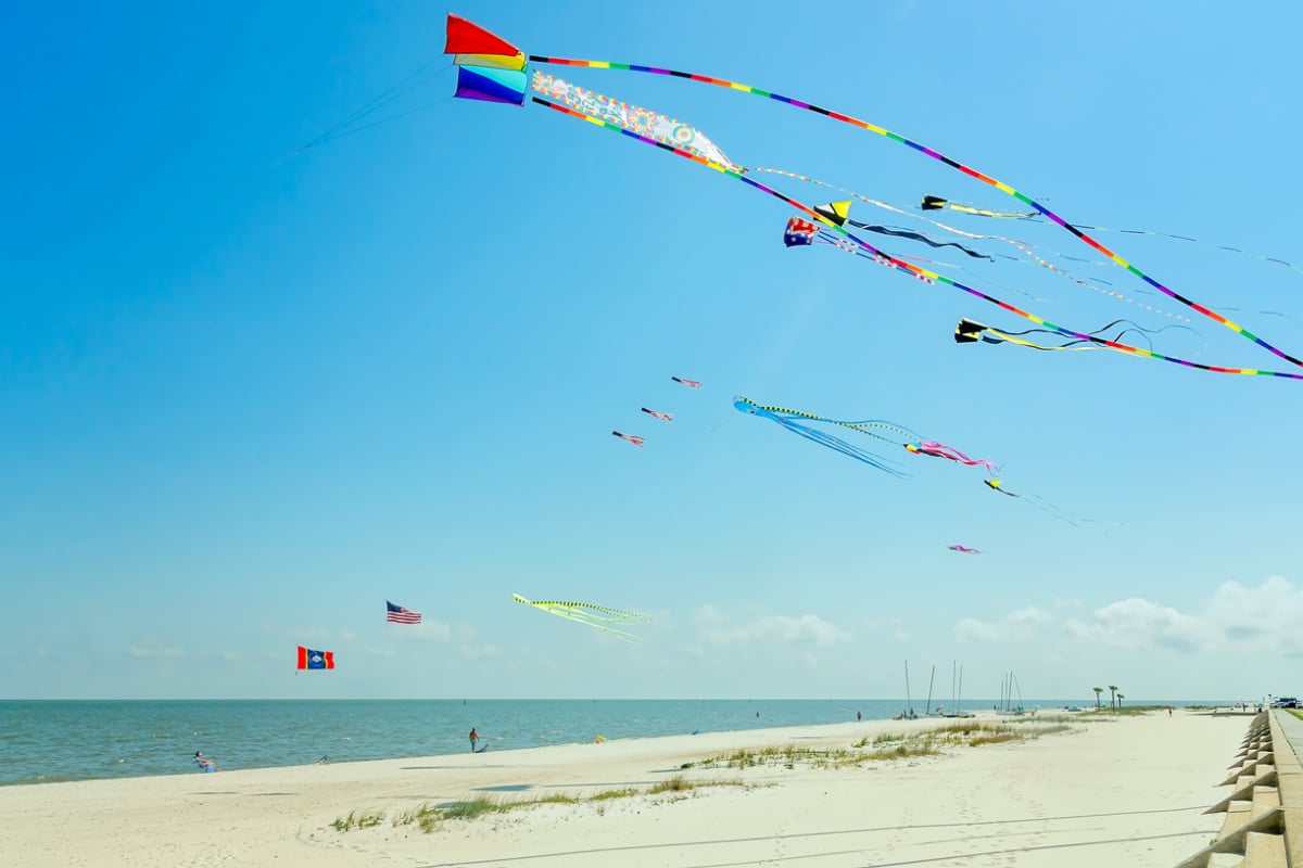 Discover 3 White-Sand Beach Towns With No Crowds In The South’s Trendiest State